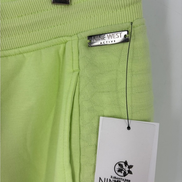 Nine West lime green activewear shorts with pockets Woman’s size 2X - Picture 4 of 4